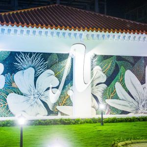 Trang trí ngoại thất bằng tranh mosaic