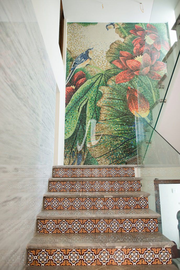Tranh mosaic trang trí cầu thang