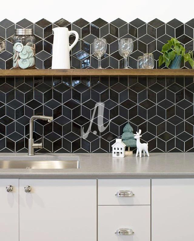 Gạch mosaic bếp màu đen hình thoi