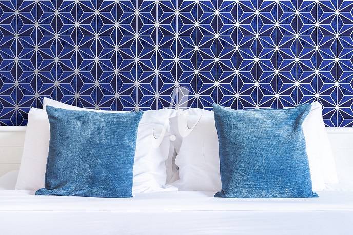 Gạch mosaic tam giác ốp phòng ngủ