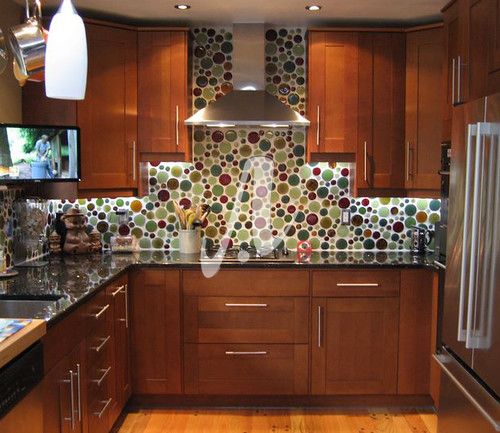 Ốp bếp với gạch mosaic bong bóng