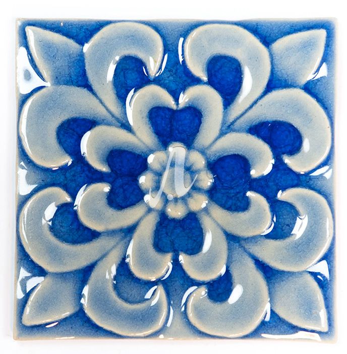 Gạch điểm 3D họa tiết cánh hoa xanh biển đậm