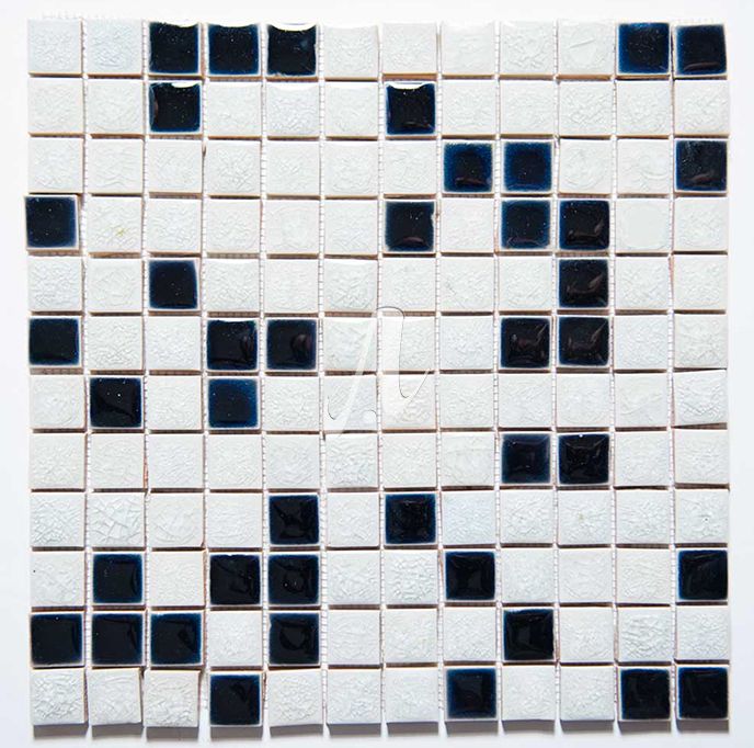 Gạch mosaic ô vuông nhỏ trộn màu đen trắng