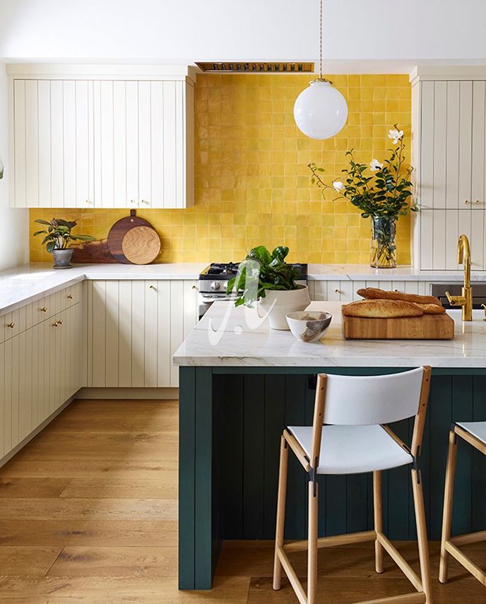 Gạch trang trí mosaic vuông màu vàng ốp bếp
