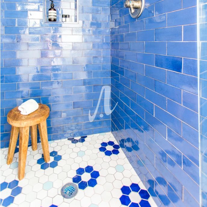 Tạo điểm nhấn cho nền phòng tắm với gạch mosaic lục giác tạo hình bông hoa