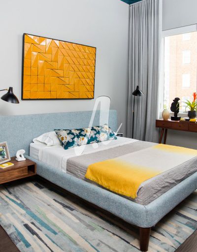 Trang trí phòng ngủ bằng gạch mosaic tam giác màu vàng