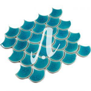 Gạch vảy cá xanh dương nhạt 6x7 góc nghiêng