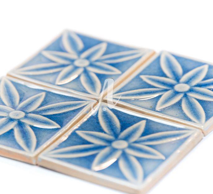 gach-3D-diem-10x10-hoa-canh-nho-xanh-co-ban._(1) Gạch điểm 3D 10x10 hoa cánh nhỏ xanh coban