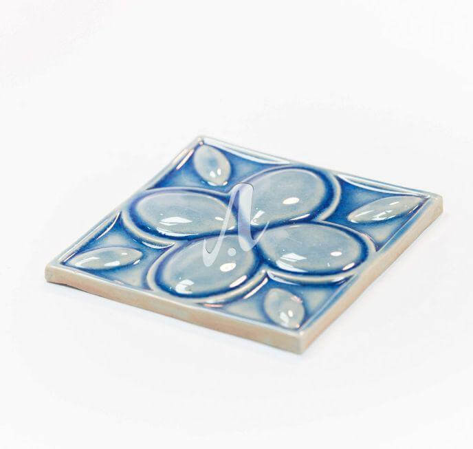 gach-3D-diem-15x15-hoa-4-canh-xanh-co-ban_ Gạch điểm 3D 15x15 hoa 4 cánh xanh coban
