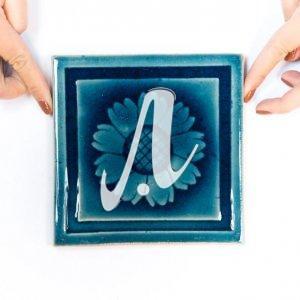 Gạch điểm 3D 15x15 hoa cúc đậm hải