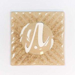 Gạch điểm 3D chấm tròn trắng kem 10x10