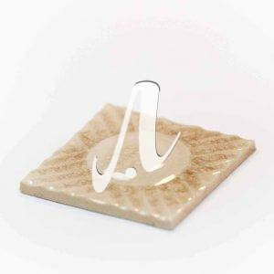 Gạch điểm 3D chấm tròn trắng kem 10x10